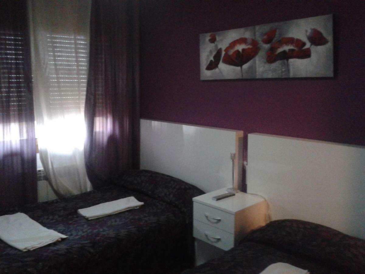 Hostal Texas 2 Fuentes de Ebro Exterior photo