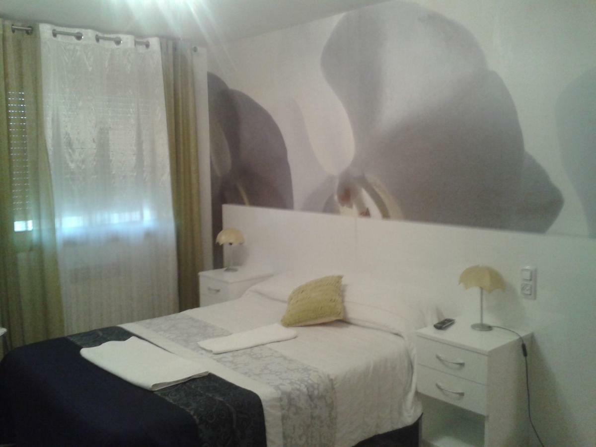 Hostal Texas 2 Fuentes de Ebro Exterior photo